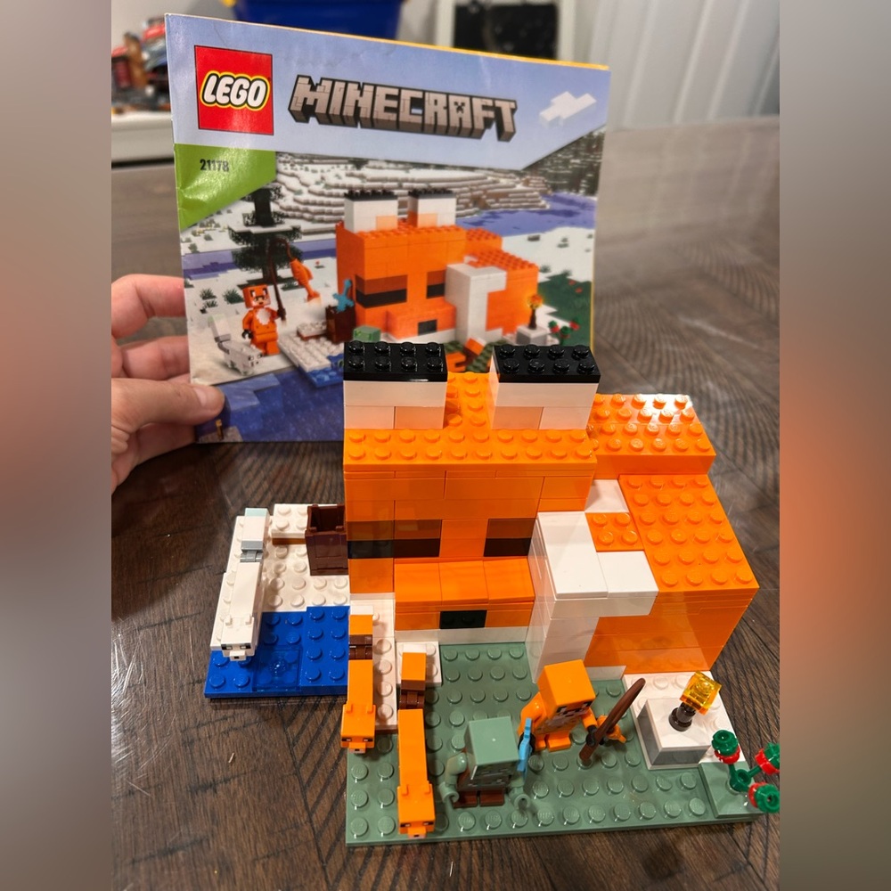 LEGO Minecraft Fox Lodge Set 21178